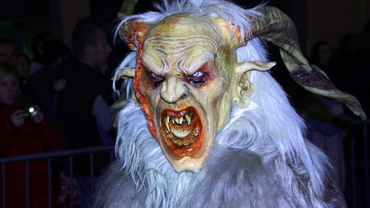 Sfilata-dei-krampus-pozza-di-fassa